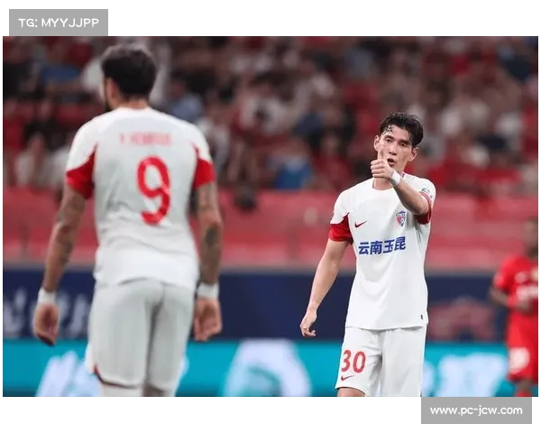 云南玉昆压哨绝平成都蓉城，侯永永首球建功